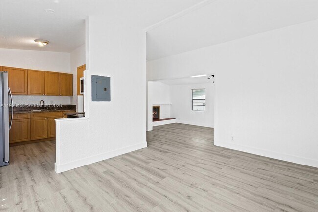 Photo - 1557 NW 15th Ave