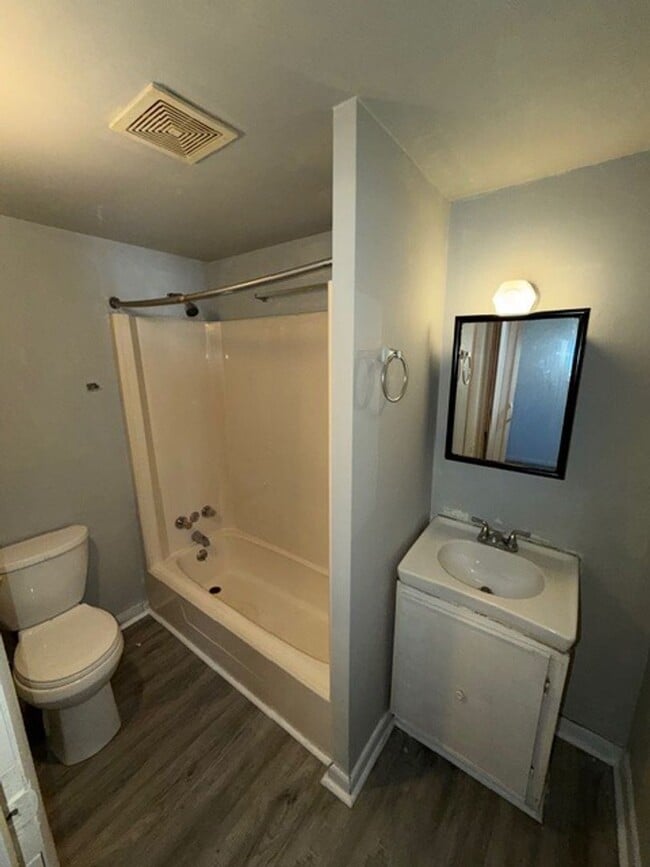 Photo - 313 E Franklin St Unidad A