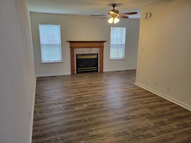 Photo - 614 Vineyards Ct