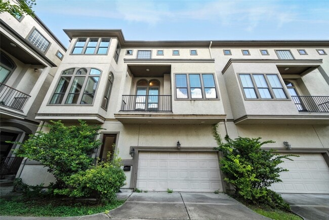 Photo - 2318 Camden Dr