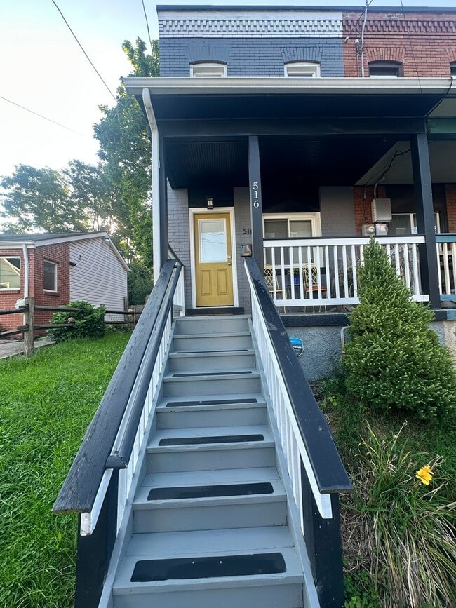 Photo - 516 Borland St