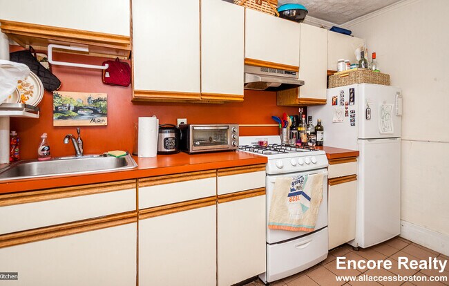 94 W Cedar St Unit 2