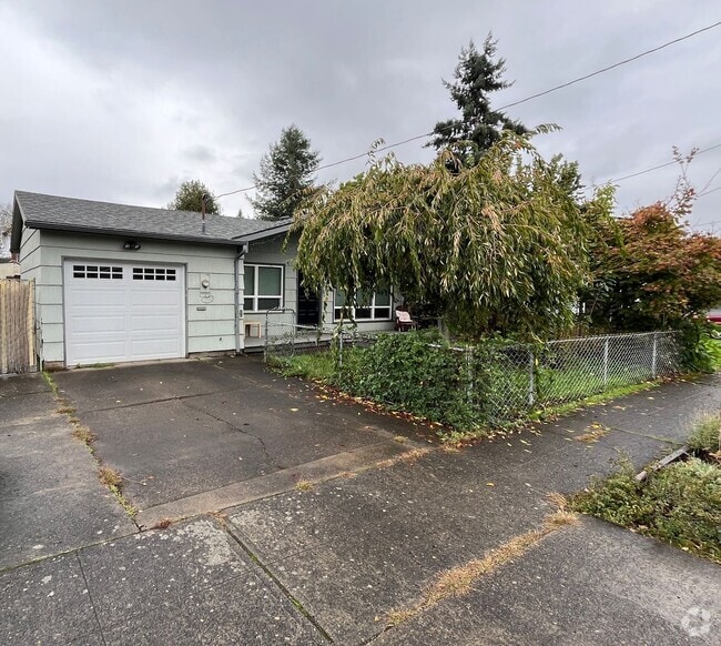 Building Photo - Arbor Lodge Bungalow with Hardwoods, Attac... Rental