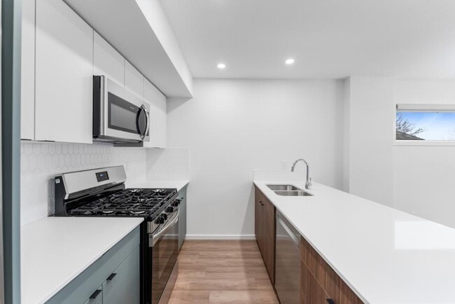 Photo - 3.0 bedroom in Edmonton Alberta T5G 2T1 Unit 1