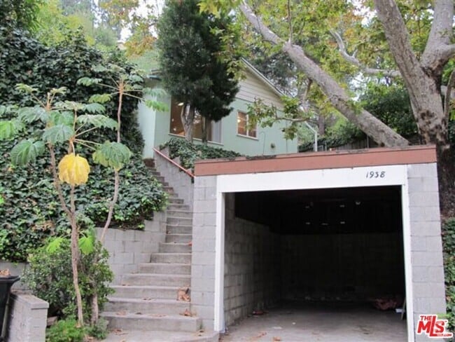 Building Photo - 1938 N Beverly Glen Blvd Rental