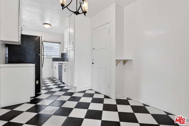 Building Photo - 314 N St Andrews Pl Unit 3