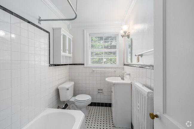 The Clifton 2BR, 1BA - 864SF - Bathroom