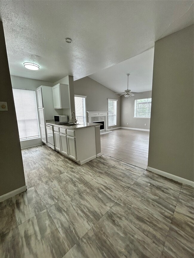 Photo - 3900 Woodchase Dr Unit 120