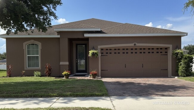 976 Glazebrook Loop