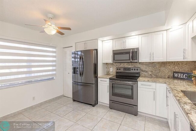 Photo - 1000 SW 125th Ave Condominio Unidad 207 N