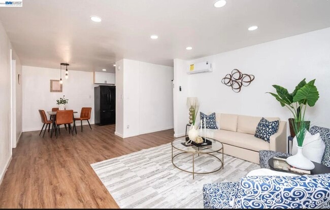 Photo - 2257 Edison Ave