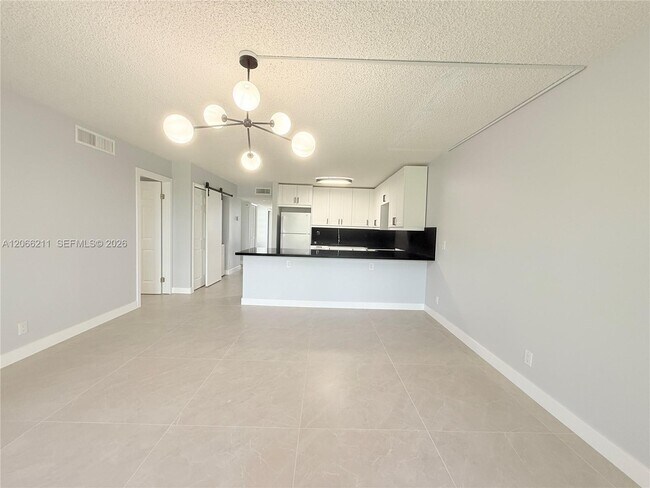 Photo - 16511 Blatt Blvd Unidad 203