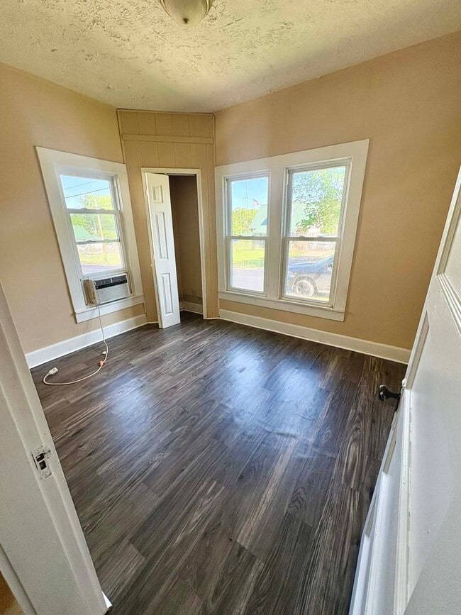 Photo - Spacious Home for Rent!