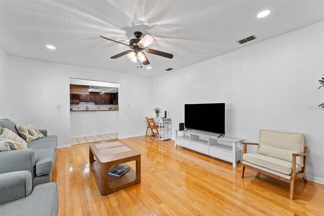 4614 W Fig St Unit B