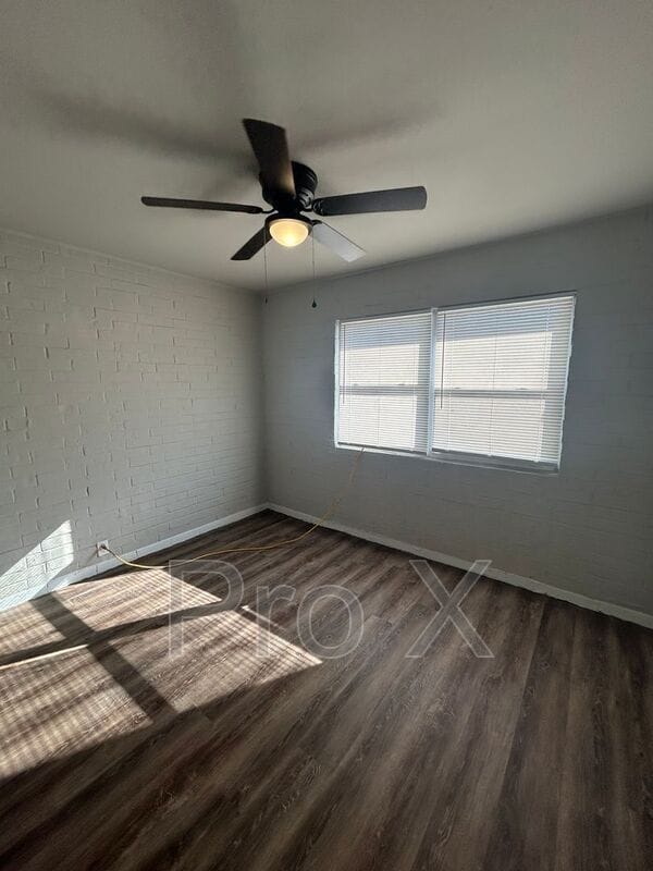 Photo - 704 W Oak St