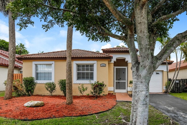 Building Photo - 4900 NW 56th St Rental