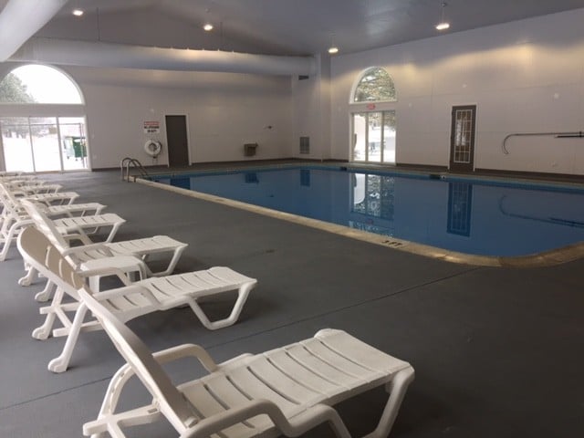 Piscina interior - The Greens Of Irish Prairie