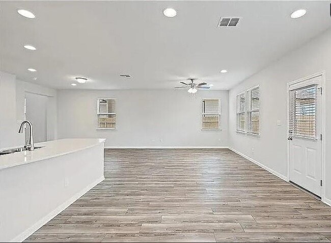 Photo - 10801 Sentinel Dr