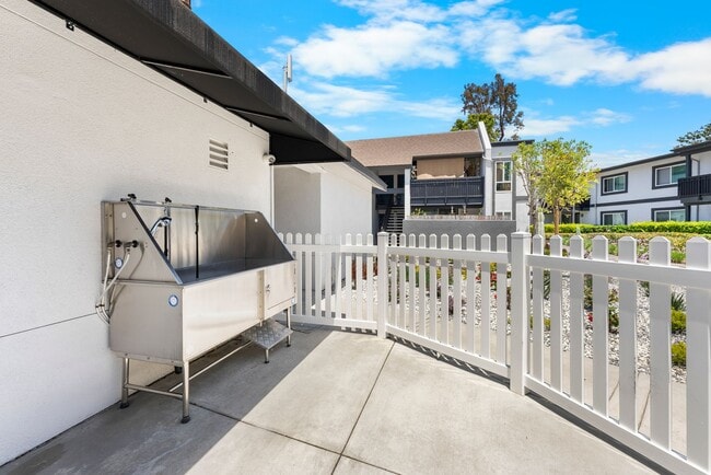 Surf House Apartments