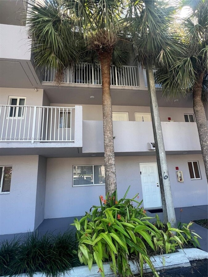 Photo - 2750 W 76th St Unidad 203