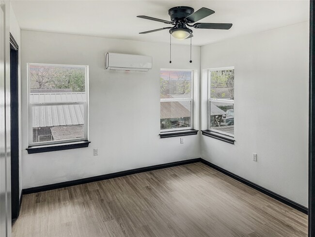 Photo - 6812 Avenue Q Unit B