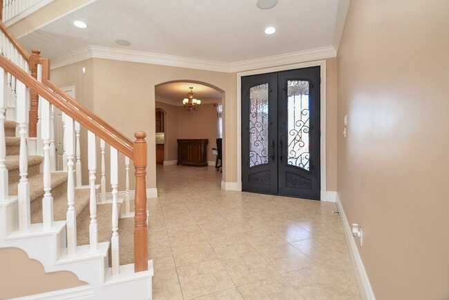 Photo - 5835 Stratford Gardens Dr