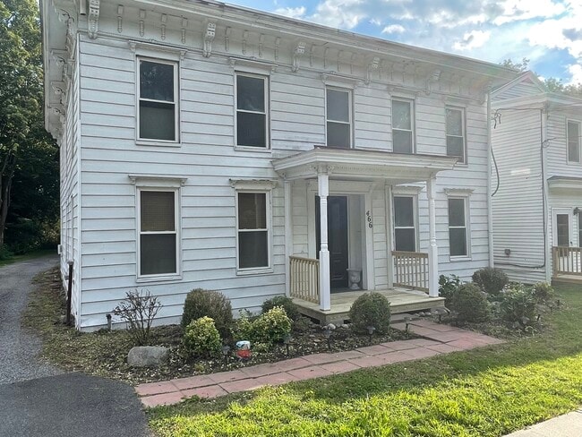 2 Bedroom Apartment in Guilderland NY - 466 NY-146 Unit 1B