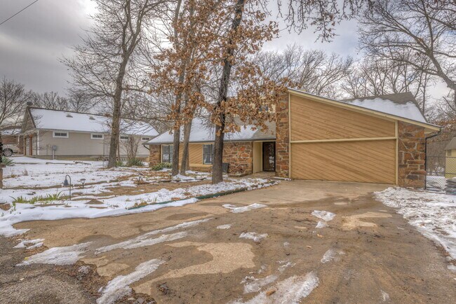 Photo - 630 S 276th E Ave