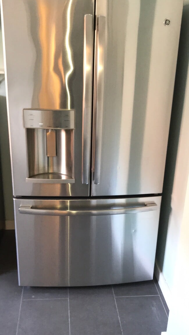 Photo - 970 Manvel St