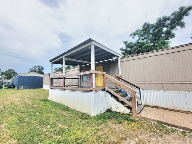 Building Photo - 312 Paddock St Rental
