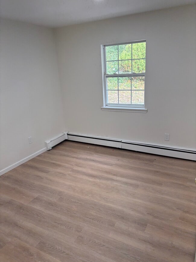 Photo - 160 McKay Rd