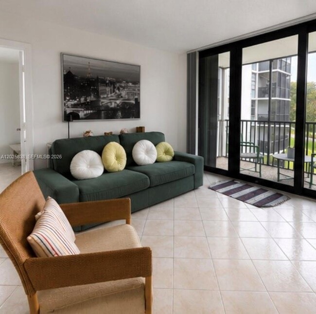 Photo - 3401 N Country Club Dr Unidad 307