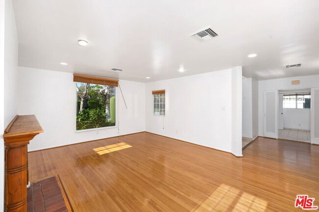 Photo - 312 S Maple Dr