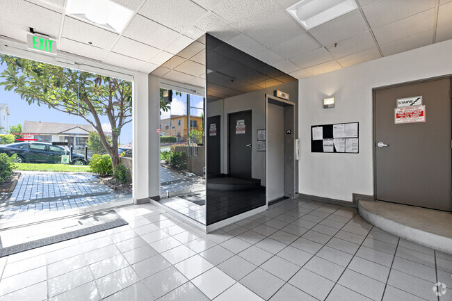 Lobby - Hoover Hilltop