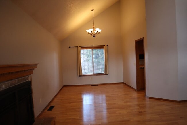 Photo - 1508 SE Solomon Loop