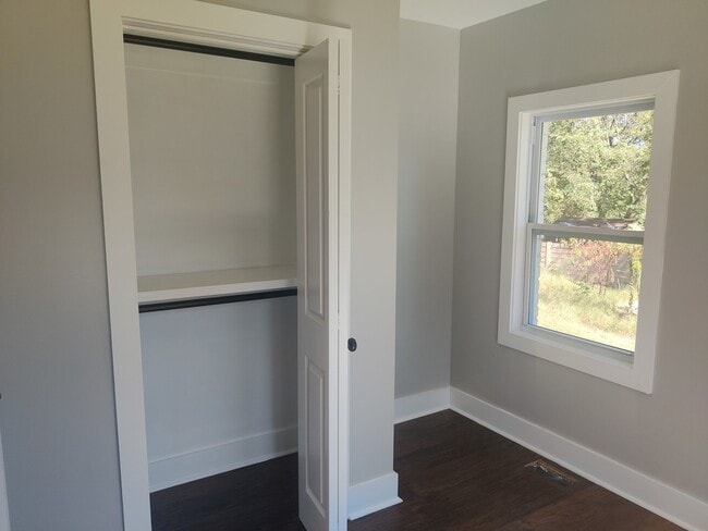 Updated 2 bed/2bth in Madison TN