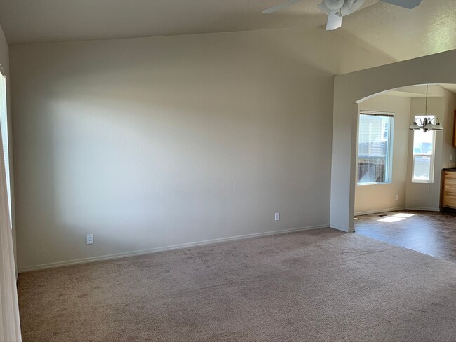Photo - Adorable 3 bed 2 bath home in a quite Cald...