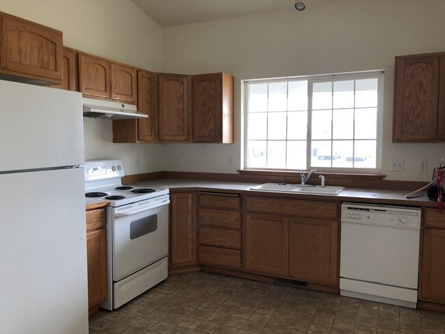 Photo - New paint! 4 Bedroom in West Pasco close to Maya Angelou Elementary!