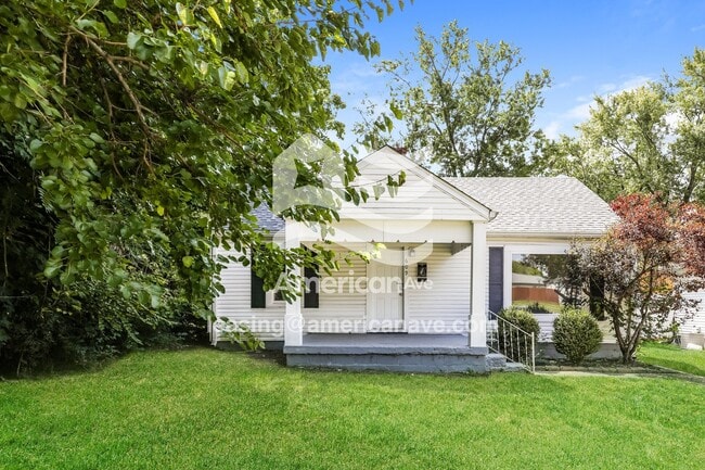 Building Photo - 609 W 33rd St