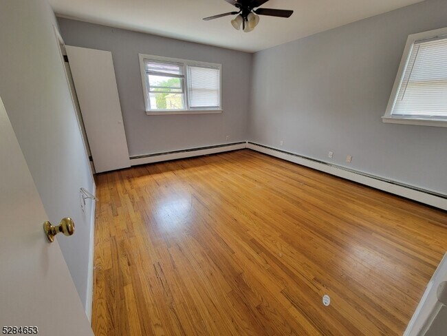 Photo - 555 Clifton Ave