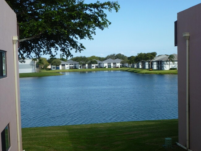 Photo - 15109 Ashland Dr Unidad 323