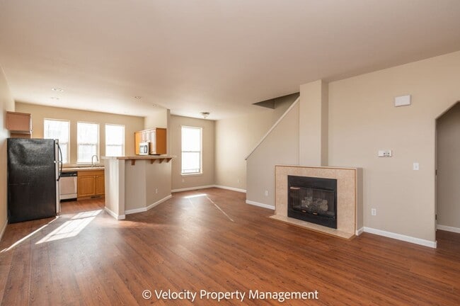 Photo - NW Redmond Townhome - Recently Remodeled with all new flooring and paint!