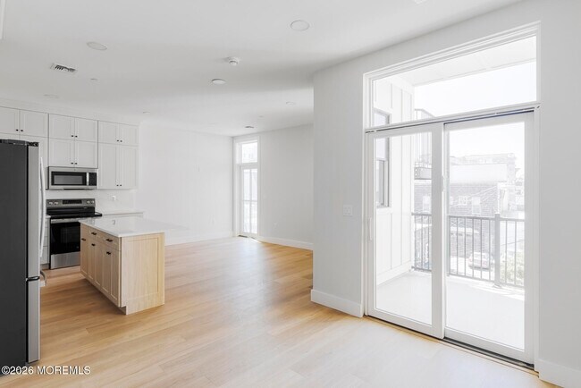 9 Wharf Ave Unit 2