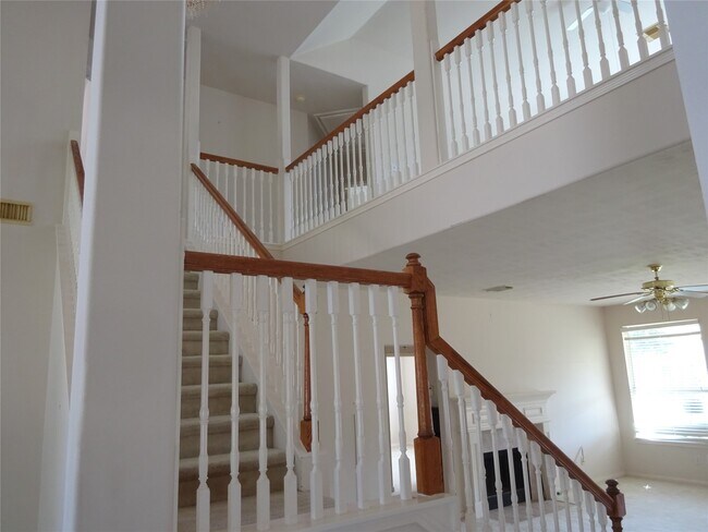 Photo - 515 Plantain Ln