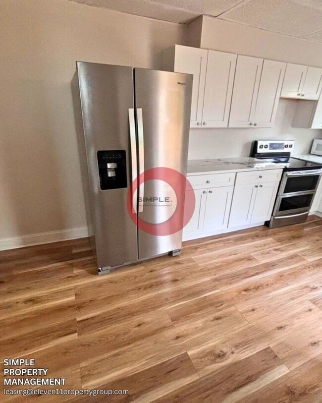 Photo - Massive 5 bedroom 1 bath house with fence in yard