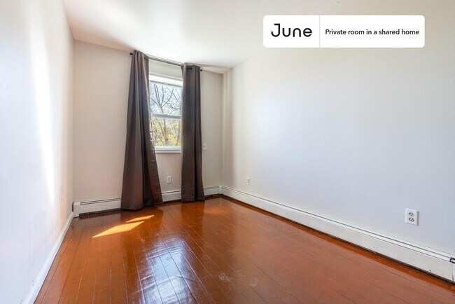 Room in Shared 4 bed/3 bath home in Fort Greene
