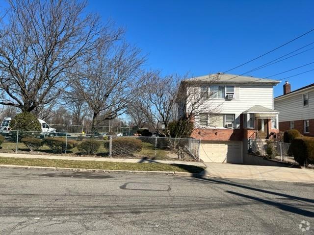 Building Photo - 228-23 Edgewood Ave Rental