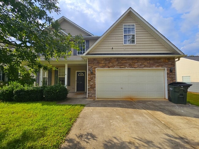 Photo - 232 Worcester Ln