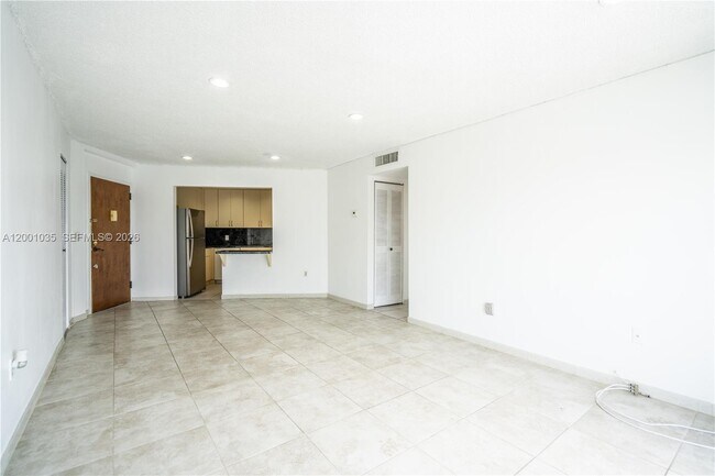 Photo - 7150 Indian Creek Dr Unit 506