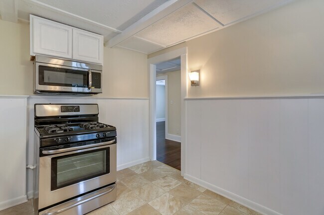 Photo - 18 Peck St Unit 18 Peck St. - 2nd Floor